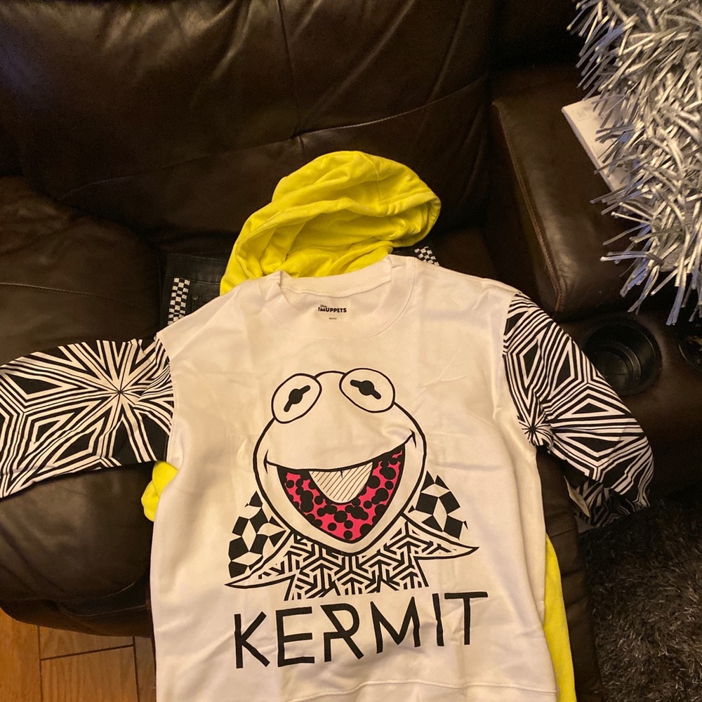 Sweatshirt